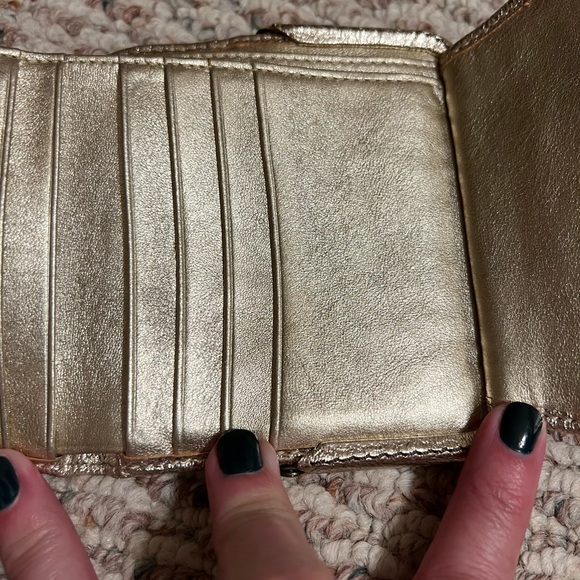 NWOT Coach Gold Signature Wallet with Striped Interior - Picture 10 of 14
